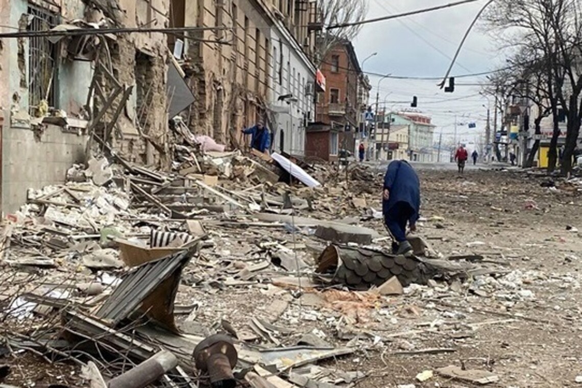 Російські окупанти готують підробку свідчень про те, що Маріуполь нібито було знищено українськими військовими.