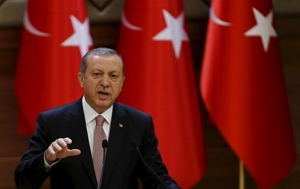 Ердоган заявив, що делегаціям Швеції та Фінляндії не слід приїжджати до Анкари, щоб переконати її схвалити їхню заявку на членство в НАТО, бо Туреччина їх не підтримає.