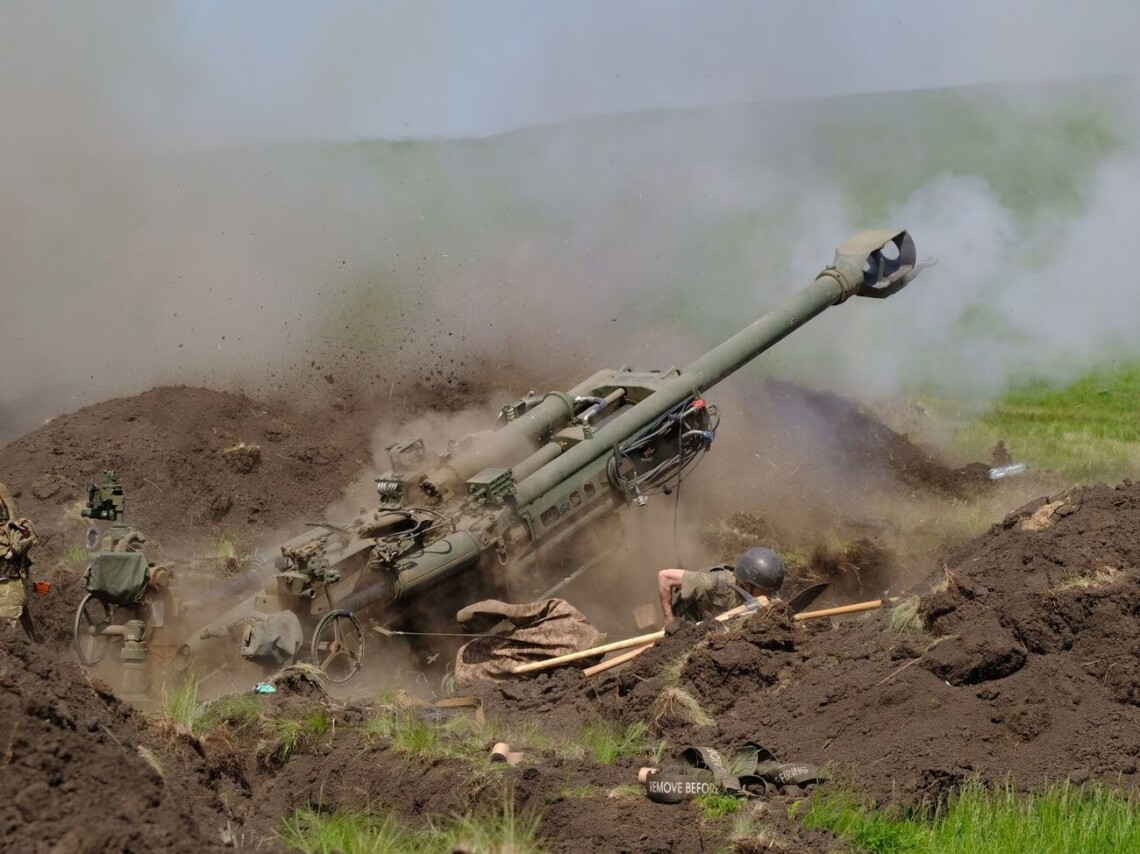 Российская армия пытается окружить Северодонецк, Лисичанск и Рубежное. Украинские силы оказывают сопротивление, но рф достигла локальных успехов.