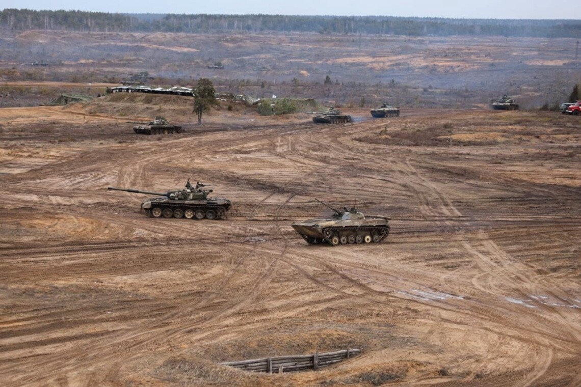 В конце мая на десяти полигонах в Беларуси запланирован этап проверки боеготовности вооруженных сил этой страны.