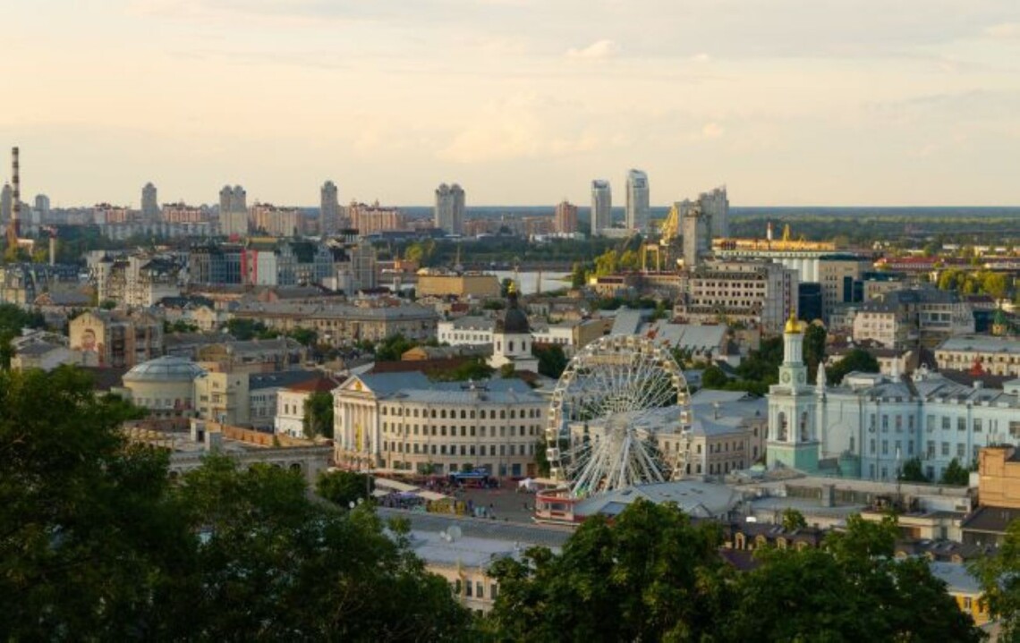 В этом году метеорологическое лето посетило Киев на две недели позже. 25 мая средняя температура воздуха в столице поднялась до 15 градусов тепла.