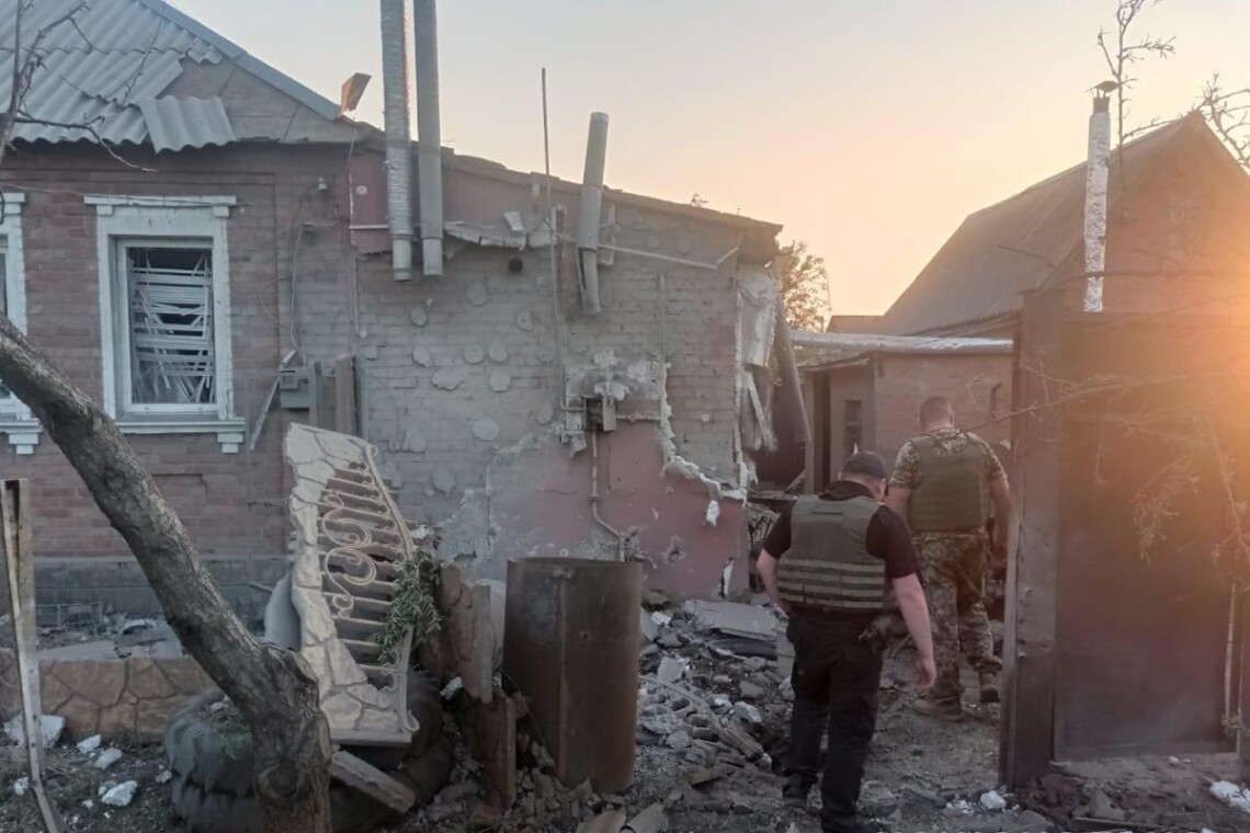 Російські окупанти минулої доби продовжили обстріли Харкова та населених пунктів області. Знову є поранені та загиблі.