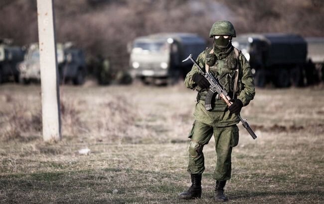 После захвата города Попасна Луганской области русские войска насильно вывезли горожан в Первомайск и ограбили их дома.