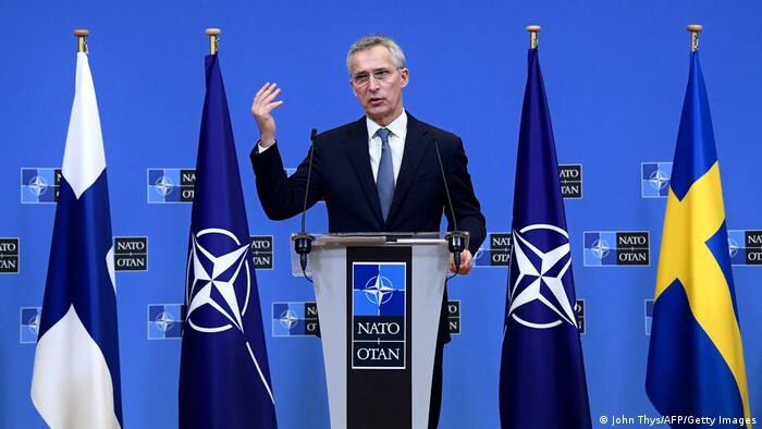 Генеральный секретарь НАТО проведет совместную пресс-конференцию с президентом Финляндии Саули Ниинистйо.