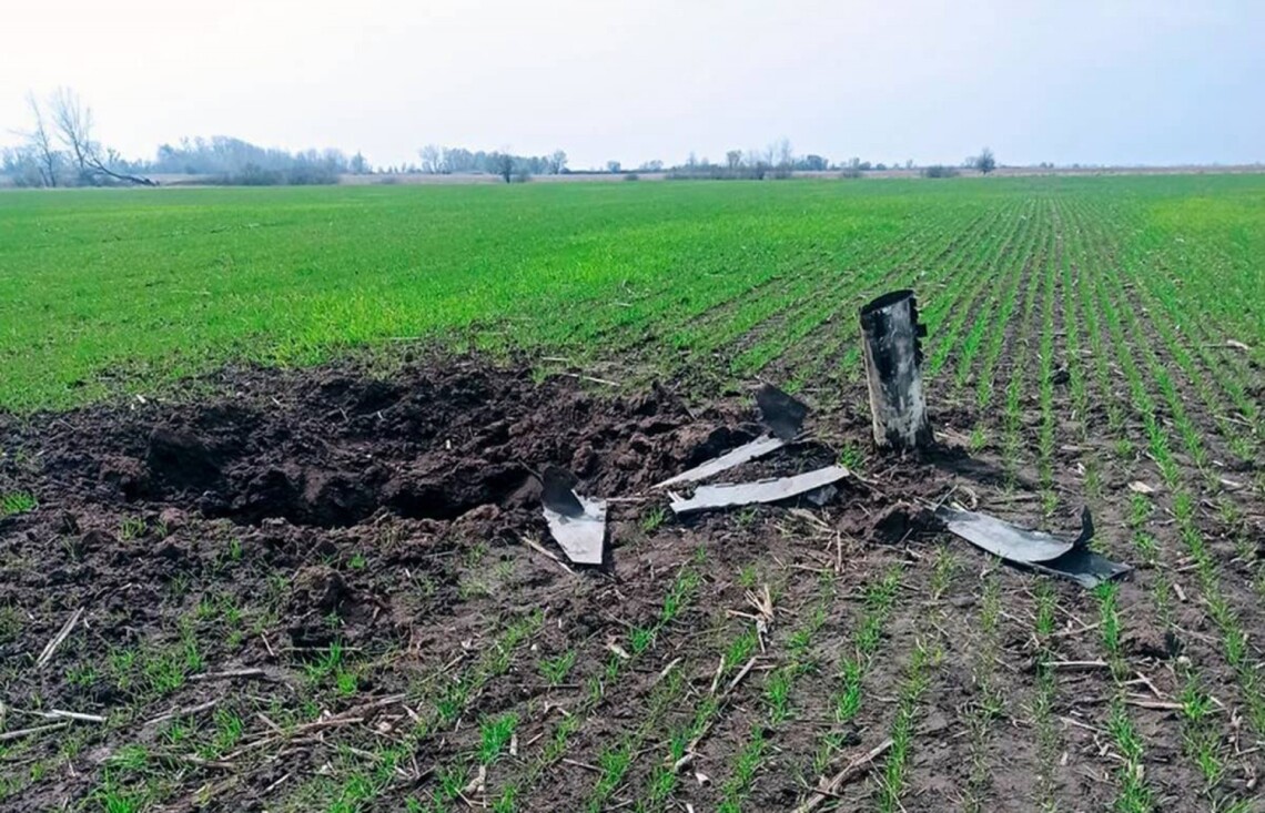 Українські військовослужбовці, які охороняють небо від російських цілей, збили ракету над Хмельницькою областю.