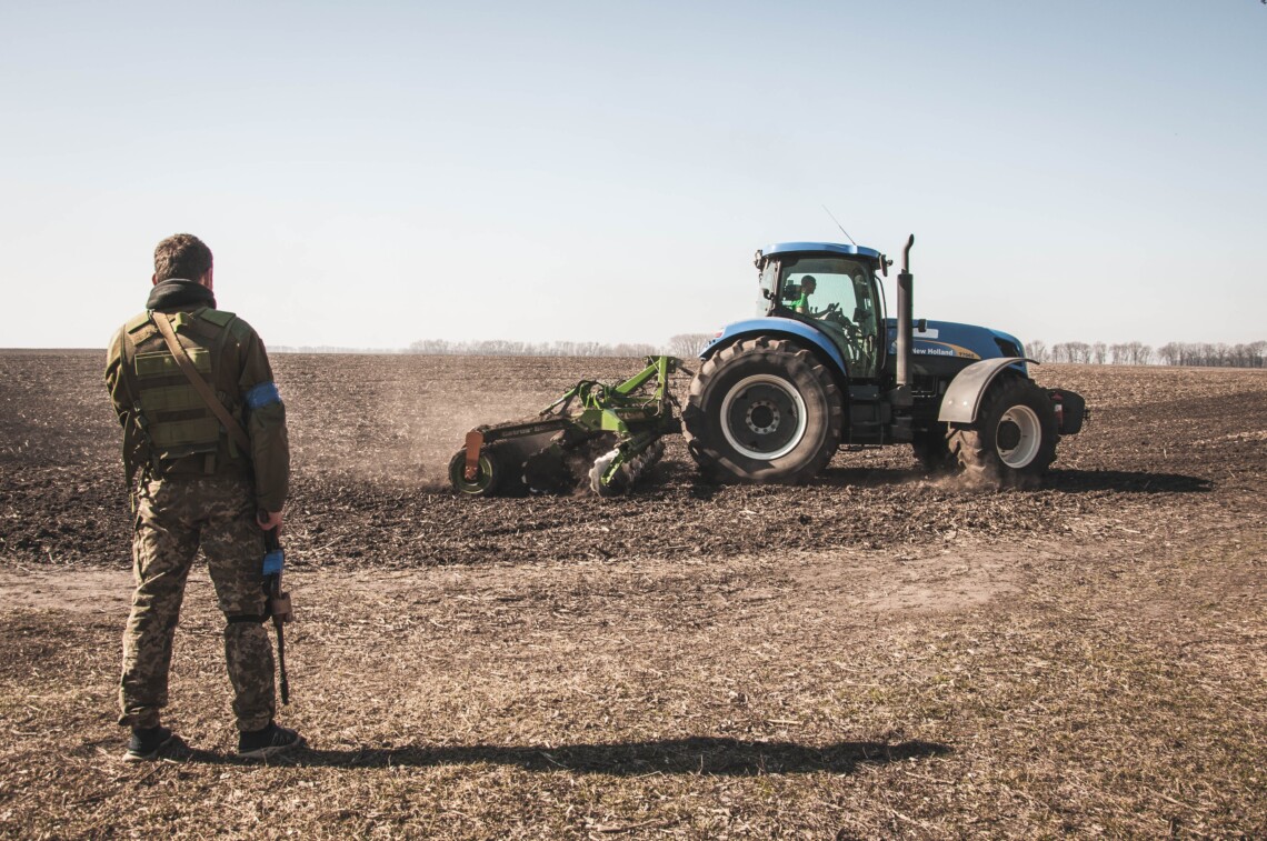 Втрати сільського господарства України від війни становлять 4,3 млрд доларів. Найбільші втрати зафіксовані внаслідок знищення чи пошкодження сільськогосподарських угідь та незбору врожаю.