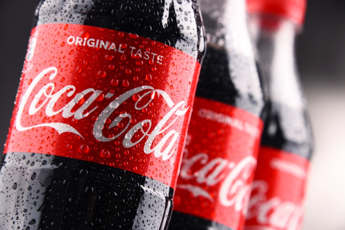 У четвер, 16 червня, Coca-Cola HBC, найбільший дистриб'ютор напоїв компанії в росії, оголосила про припинення продажів на території країни.