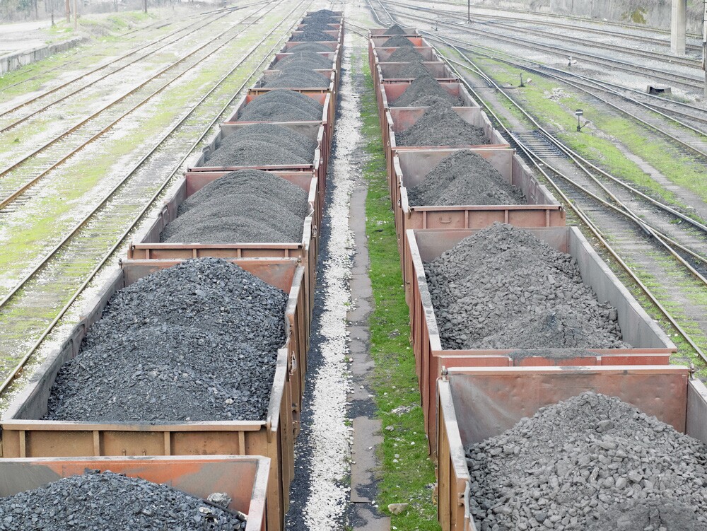 Крім Казахстану, транзит російського вугілля несподівано заблокувала й Білорусь. Вагони з російським вугіллям не можуть потрапити до місця призначення
