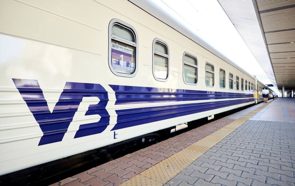 УЗ фиксирует тренд возвращения украинцев домой, тройку самых популярных поездов в июне возглавил Ужгород – Харьков.