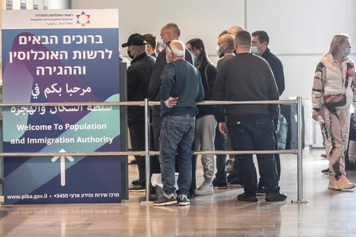 Українські біженці зможуть влаштуватись на роботу в Ізраїлі з 1 липня. Рішення схвалила влада країни.