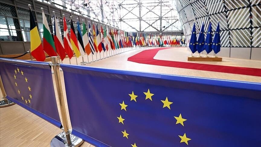Европейский совет только что принял решение о предоставлении Украине и Молдове статуса кандидата в члены ЕС. Исторический момент.
