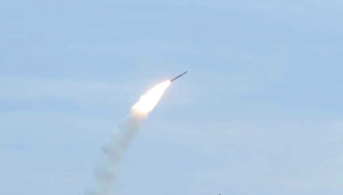 Российские войска ночью выпустили две ракеты в сторону Ахтырки Сумской области. обошлось без жертв.