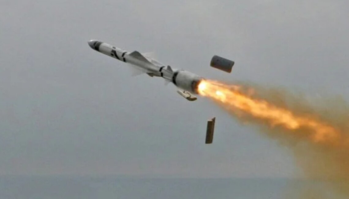 В субботу, 2 июля, российские оккупанты выпустили по Николаеву 10 ракет из оккупированной Херсонской области.