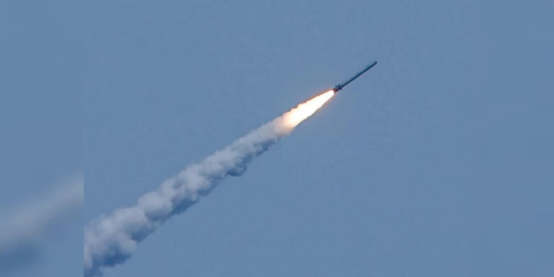 По Дніпропетровській області було випущено 7 ракет, 6 з них було збито. Приліт було зафіксовано у місті Покров. Уламки ще однієї ракети впали у Дніпрі.