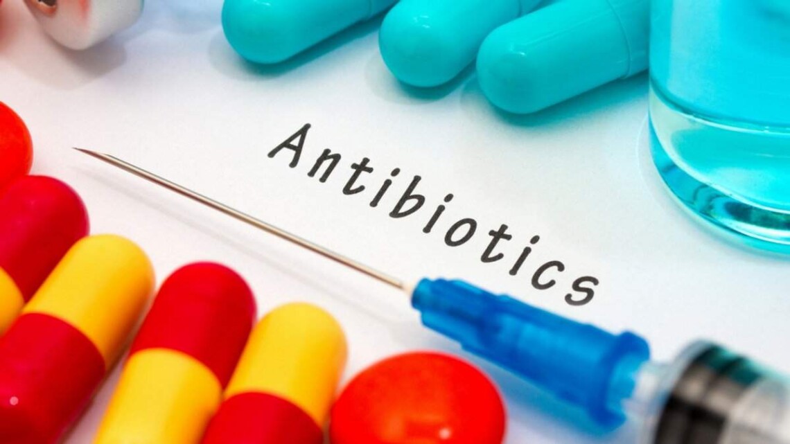 С августа нынешнего года граждане Украины смогут покупать в аптеках антибиотики только при наличии электронного рецепта.