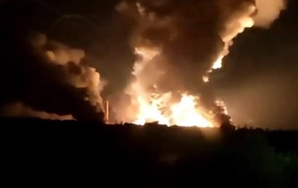 В ночь на среду, 3 августа, украинским военным удалось уничтожить два российских склада с боеприпасами в Херсонской области.