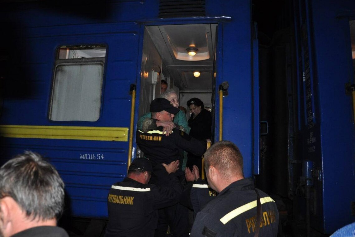 До Кіровоградської області прибув уже третій евакуаційний поїзд з Донецької області, приїхали близько 200 осіб.