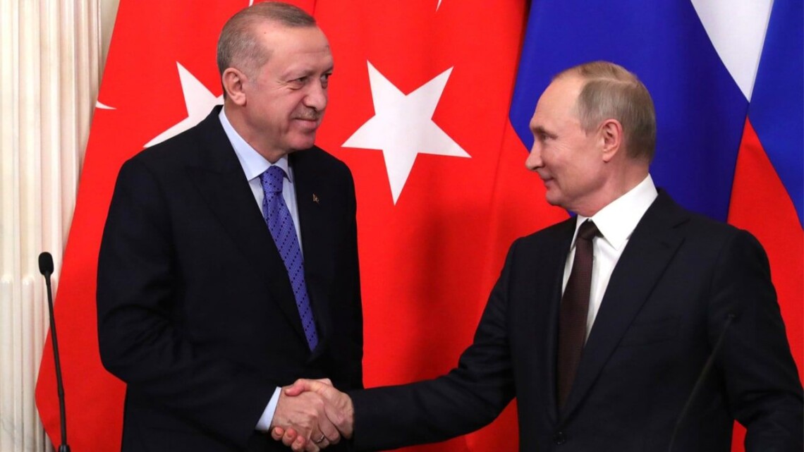 У Сочі завершилися переговори між президентом Туреччини Реджепа Тайіпа Ердогана та лідера країни-агресора володимира путіна, які тривали більш ніж чотири години.