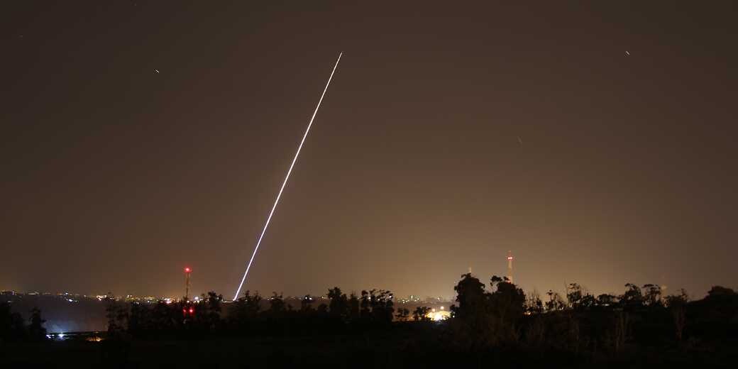 В течение 20 минут по территории Израиля были выпущены десятки ракет, под особо плотным обстрелом находятся города Сдерот, Ашкелон и Ашдод