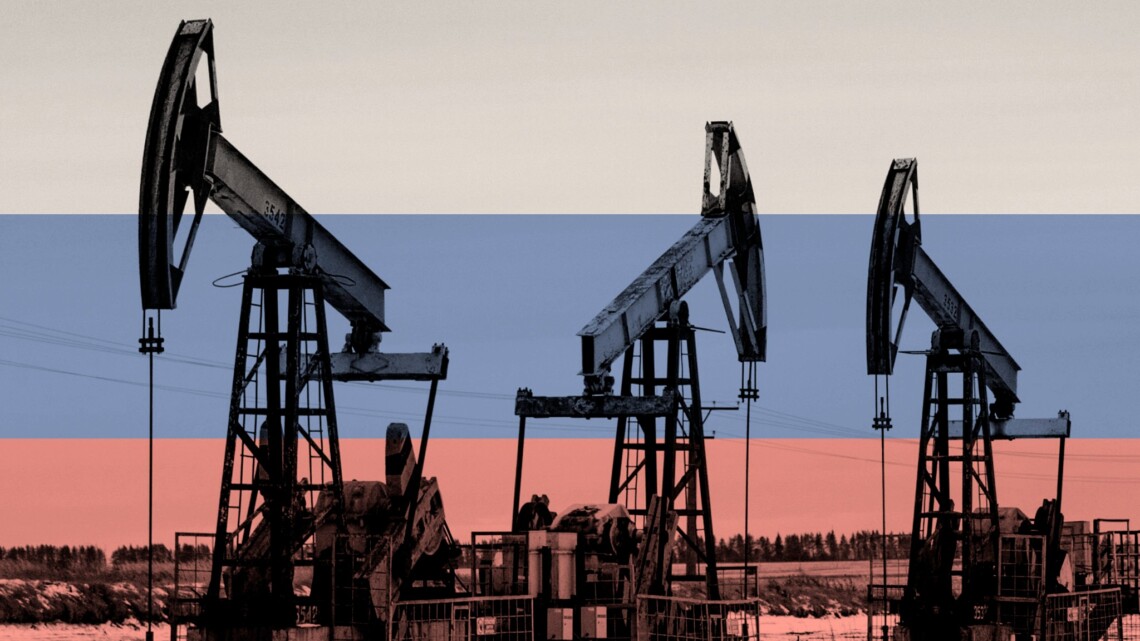 Експерти прогнозують, що до початку наступного року видобуток нафти в росії впаде на 20 відсотків через європейські санкції.