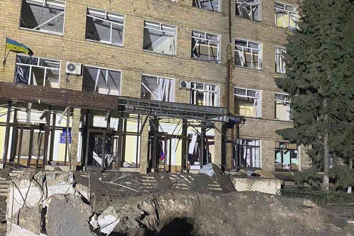 Ракетные удары по Харькову ночью 13 августа. Пострадал центр, Немышлянский и Слободской район. Разрушен колледж, повреждены троллейбусы и окна в домах.