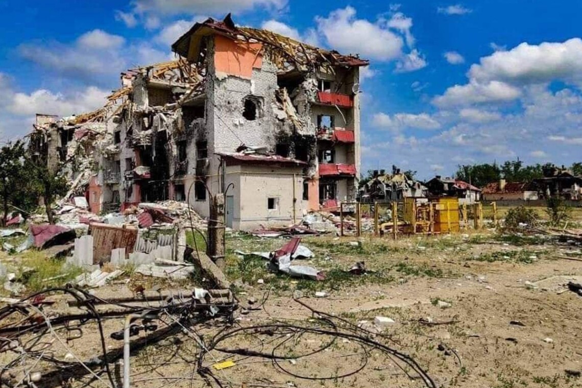 Російські військові обстріляли 9 населених пунктів Луганської області. Також ворог атакував Донеччину, є вбиті та поранені.
