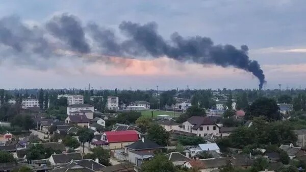 У Криму в районі Джанкоя сьогодні вранці вибухає склад боєприпасів росіян, підтвердив Рефат Чубаров.