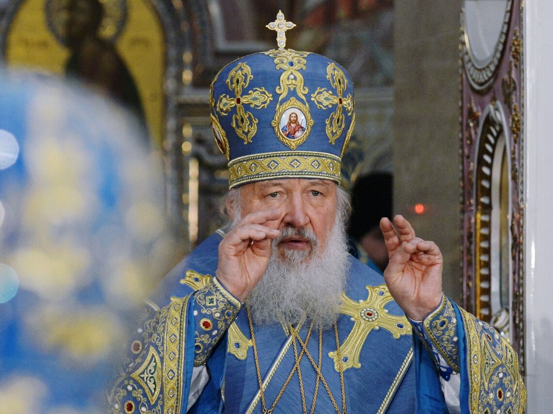 МЗС Естонії запропонує Євросоюзу ввести санкції проти патріарха Кирила, оскільки він вихваляє геноцидну війну проти України.