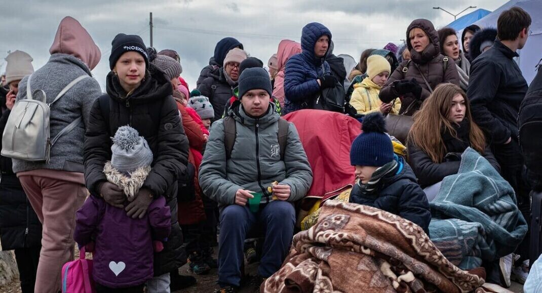 Россияне уже четыре дня не пускают в Латвию около 1000 беженцев из оккупированных территорий Украины.