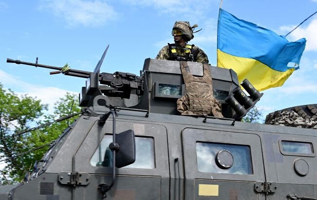 Українські військовослужбовці звільнили від російських окупантів селище Дробишеве, яке знаходиться у Лиманській міській територіальній громаді Донецької області.