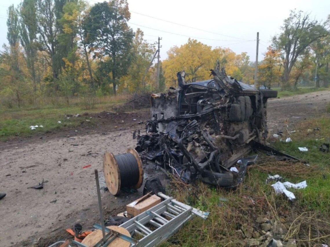 В Охтирському районі у Сумській області на ворожій міні 2 жовтня підірвався автомобіль зв'язківців. Загинув водій.