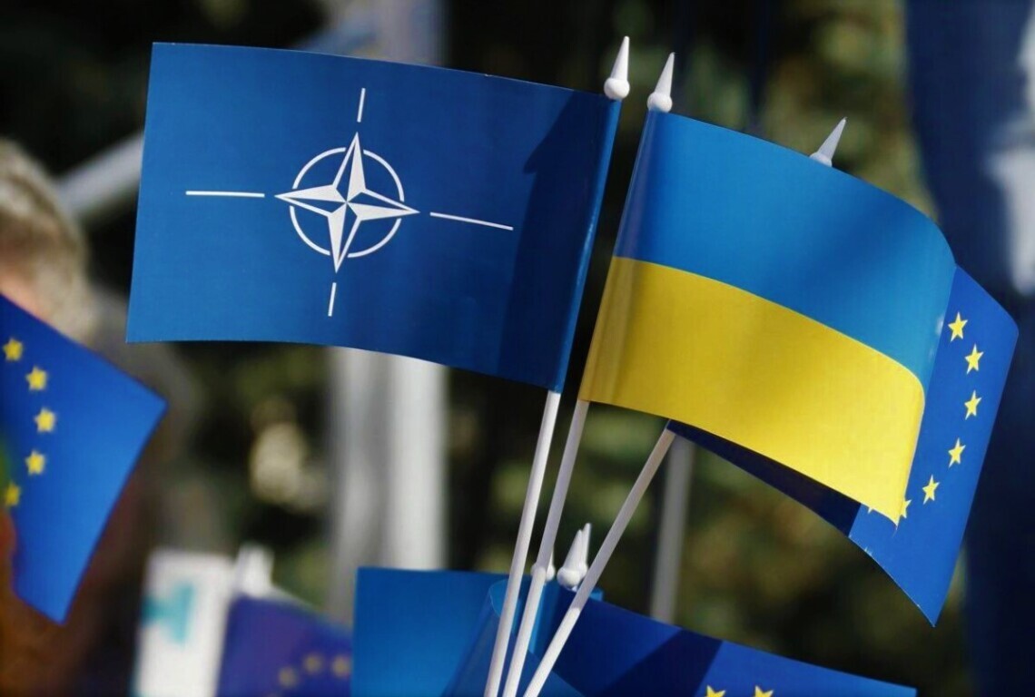 Президенти дев'яти європейських країн закликали членів НАТО «суттєво збільшити» військову допомогу Україні.