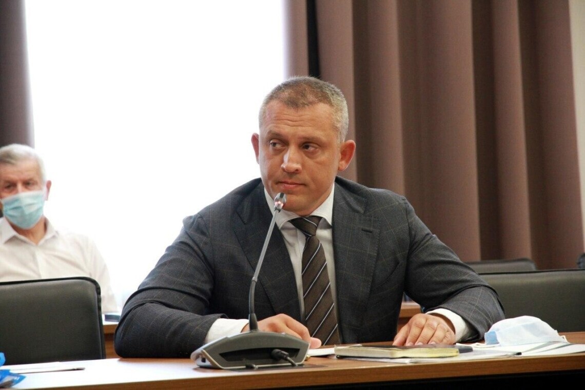 Антикорупційний суд відпустив під зобов'язання керівника державного підприємства у Полтавській області, яке опікується дорогами регіону.