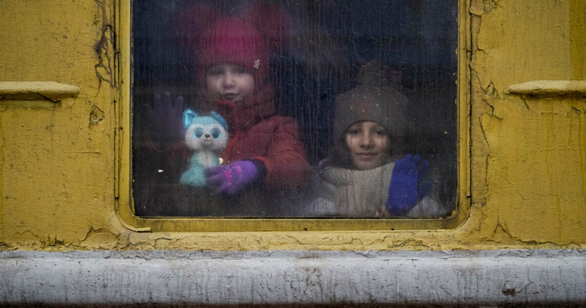 З початку повномасштабної війни російські окупанти примусово вивезли до рф понад 8 тисяч українських дітей.