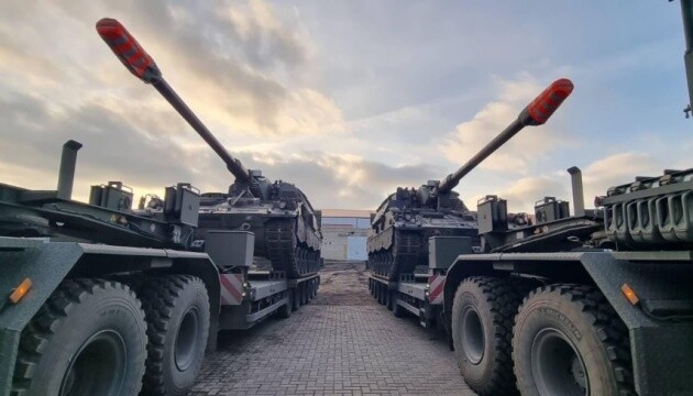 Литва відремонтує для українських військових щонайменше 12 німецьких самохідних артилерійських установок PzH 2000.