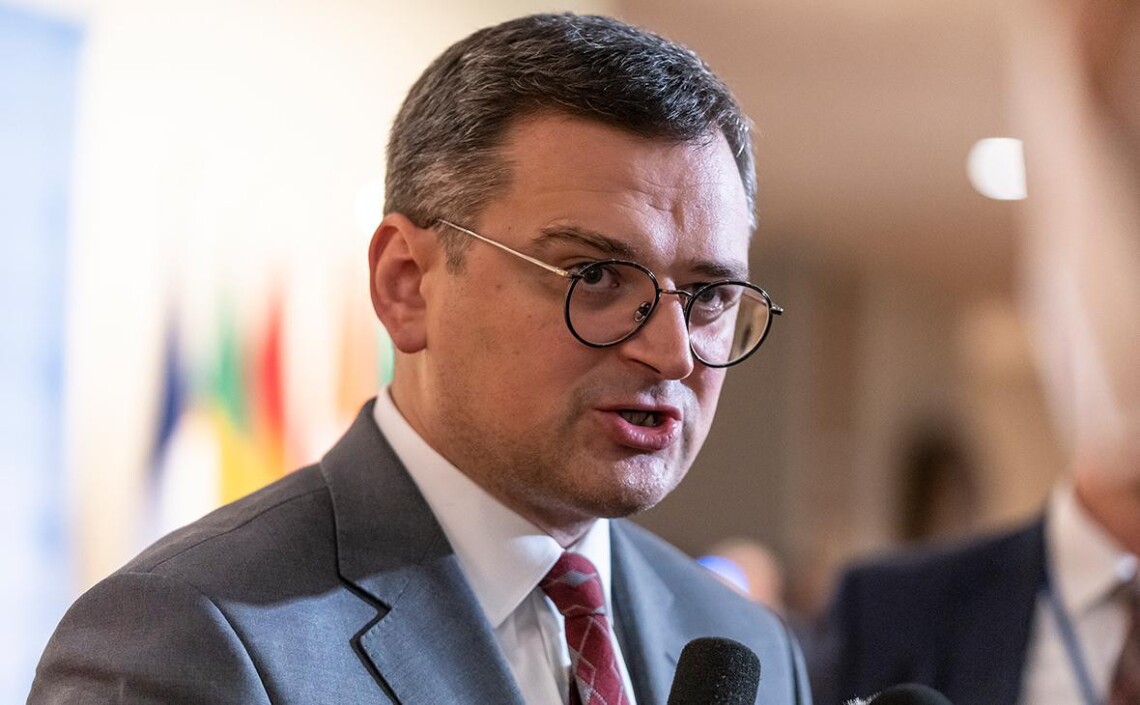 Кулеба заявил, что Орбан ведет свою игру с ЕС и иногда использует Украину как заложницу этих отношений. Но обычные венгерцы украинцам не враги.