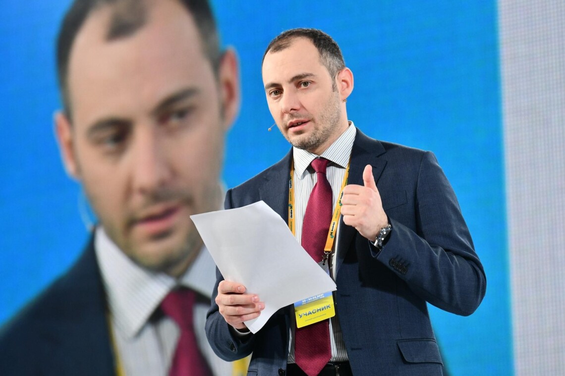 Міністр інфраструктури України Олександр Кубраков подав заяву про звільнення. Очікується, що він стане віцепрем'єром.