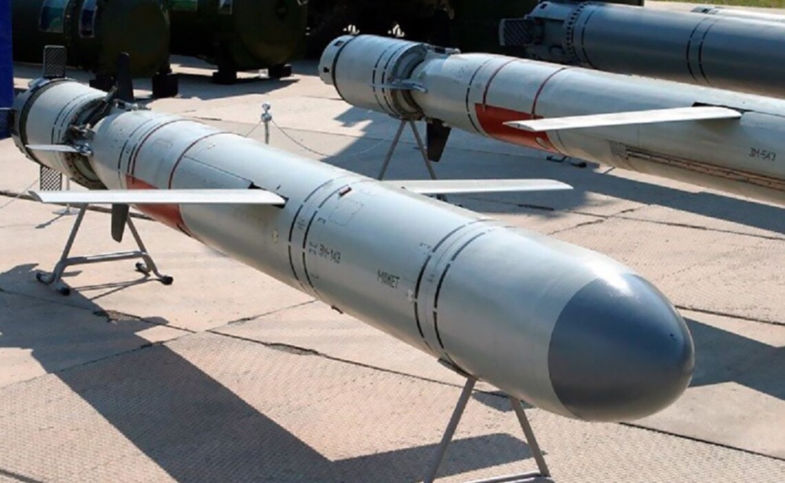 Той факт, що росія продовжує виробляти передові керовані ракети, говорить про те, що вона знайшла способи придбати напівпровідники та іншу техніку, незважаючи на санкції. Або використовує значні довоєнні запаси.