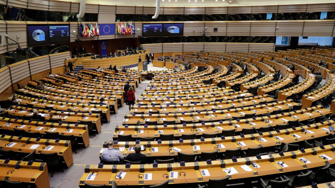 Депутати Європарламенту ухвалили резолюцію про визнання Голодомору геноцидом українського народу. Росію як основного правонаступника СРСР закликали вибачитися за ці злочини.
