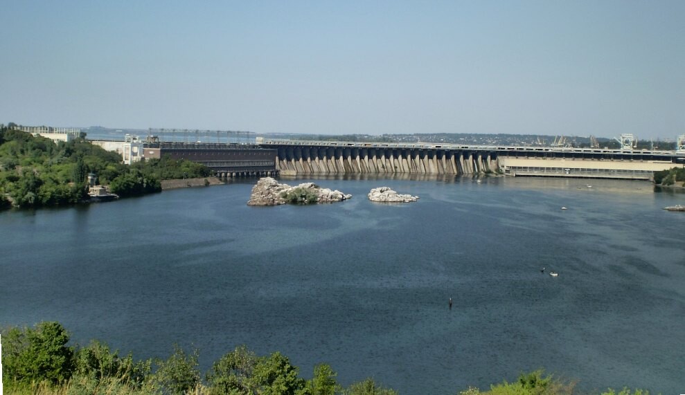 Днепропетровская ГЭС нуждается в восстановлении после российской атаки атаки. Однако сроки ремонта пока неизвестны.