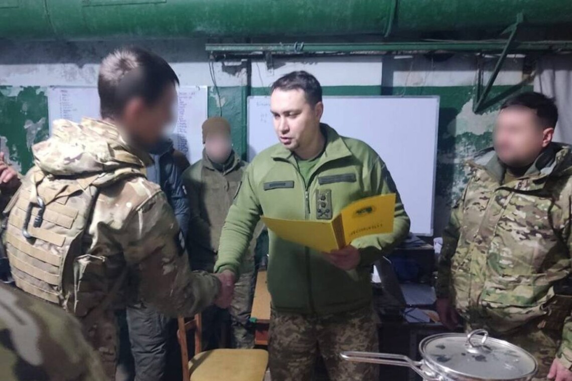 Кирилл Буданов посетил передовые позиции ВСУ в одной из самых горячих точек фронта - Бахмуте Донецкой области.
