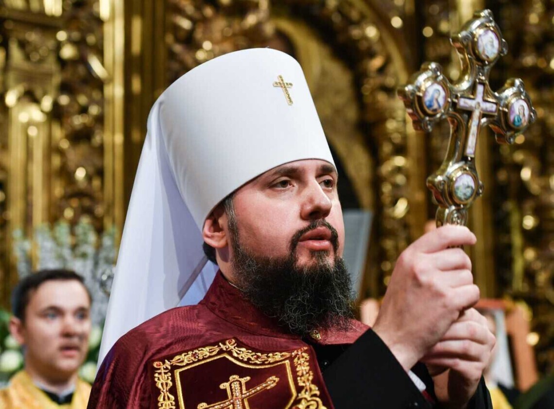 У Києво-Печерській Лаврі вранці 7 січня розпочалося богослужіння, яке очолює митрополит Єпіфаній.