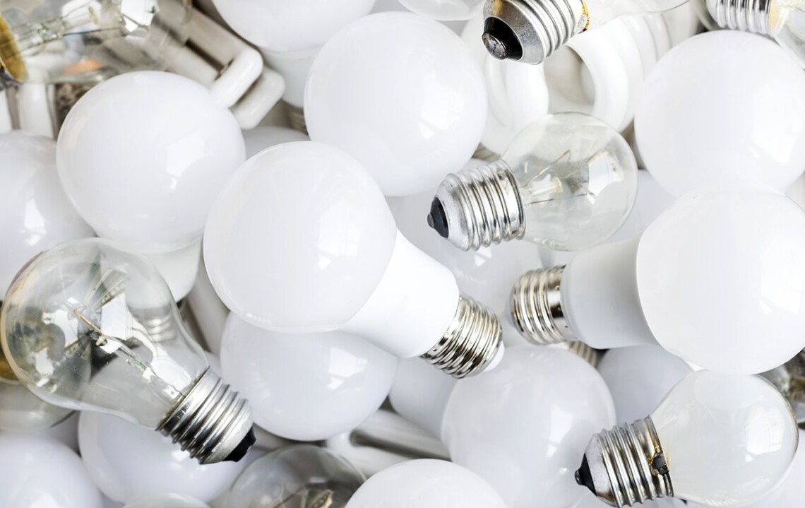 В Україні в січні розпочнеться обмін старих ламп на енергозберігаючі. На першому етапі планується замінити до 500 тисяч ламп у шести регіонах.