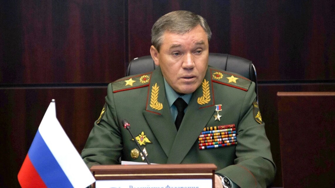 Кремль пытается улучшить систему командования для новых наступлений в этом году и укрепить позиции минобороны. Однако Валерий Герасимов вряд ли сможет быстро оживить и изменить тактику россии в войне.