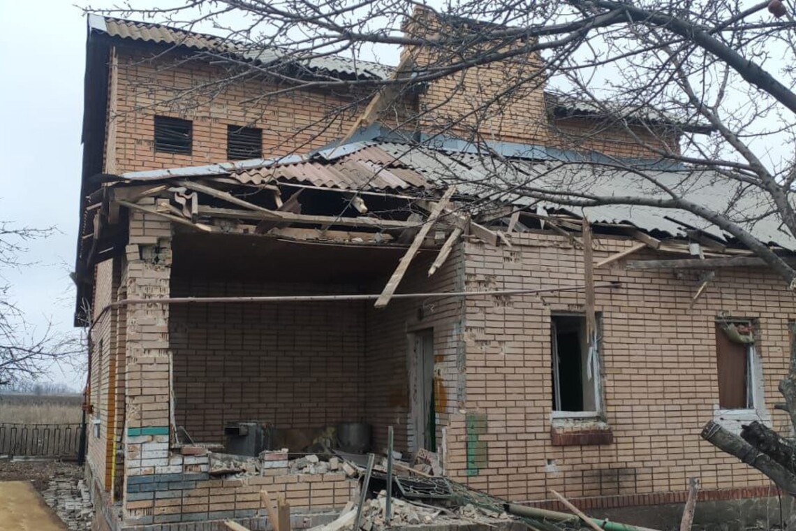Россияне продолжают обстрелы населенных пунктов Донецкой области по всей линии фронта. Есть новые разрушения.