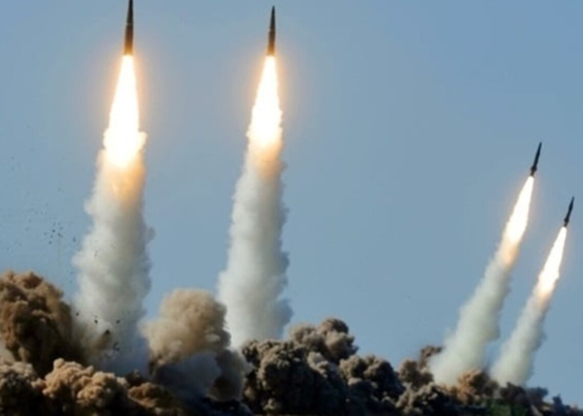 Глава Киевской ОВА сообщил об угрозе ракетного обстрела, а глава Николаевской ОВА - что над Украиной уже первые ракеты.