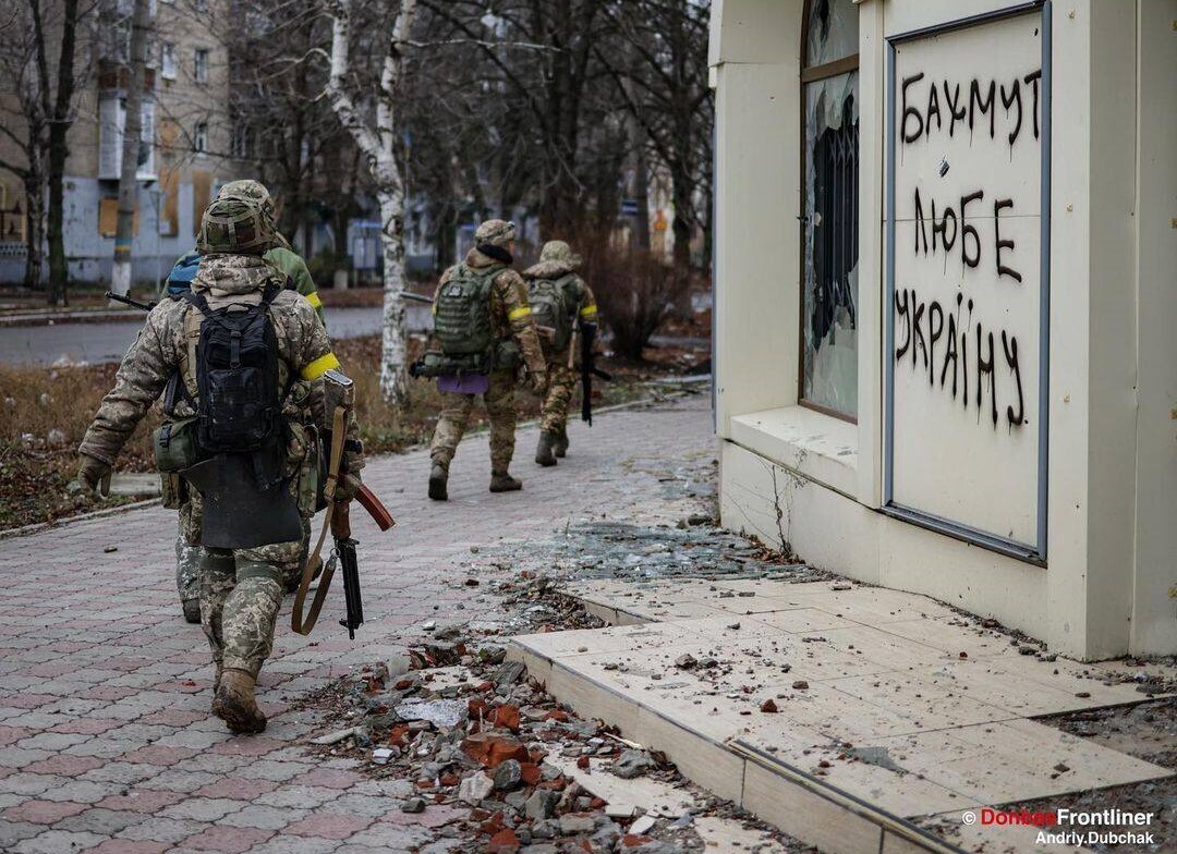 Питання про вихід українських військових із Бахмута Донецької області не стоїть. Ситуація там контрольована.