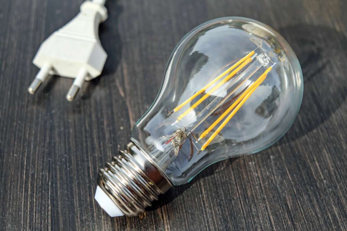 На Одещині екстрені відключення світла можуть тривати кілька днів, доки не буде відновлено пошкоджених енергооб'єктів.