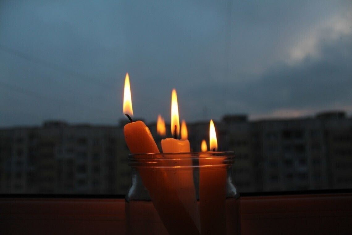 У Києві після ранкових аварійних відключень знову запрацювали плани стабілізаційних відключень електроенергії.