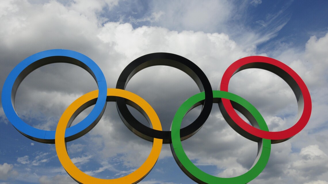 Международный олимпийский комитет прокомментировал возможный допуск российских спортсменов к международным соревнованиям.